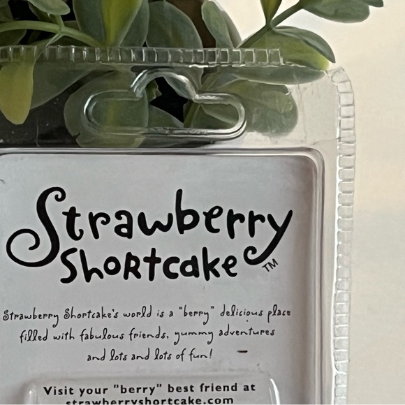 NIP Strawberry Shortcake Watch-Digital Readout-2003 - Picture 6 of 8